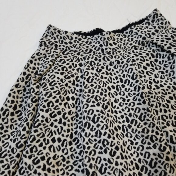 Cooperative leopard mini skirt women's size XS (T20) - Picture 2 of 5